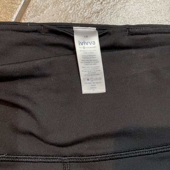 Ivivva black leggings with mesh bottoms. Excellent condition - Picture 3 of 7